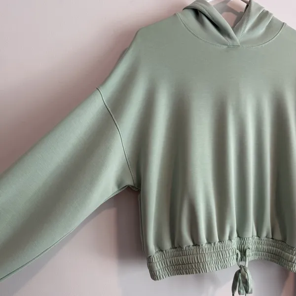 Sweaty Betty Women's Size Small Mint Green Cropped Hoodie Sweatshirt Drawstring - Image 3