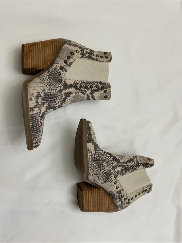 Dingo Boots Leather Size 6M Reptile Print Studded Boho Chic - Image 5