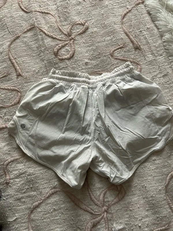 Lululemon Hotty Hot Shorts 4" - Image 3