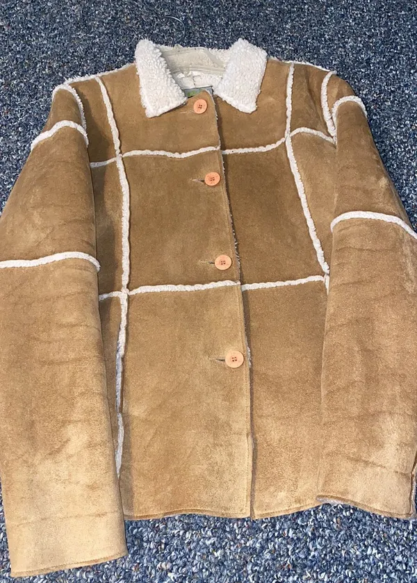 Lei Heavy Coat  - Image 4