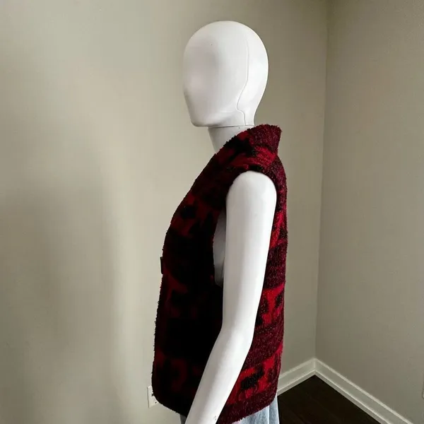 Vintage Woolrich CabinCore Red + Black Winter Print Fleece Vest Toggle Closure - Image 6