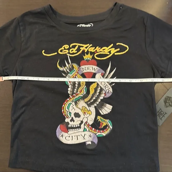 Ed Hardy NWT  Graffiti Crop Top size medium - Image 4
