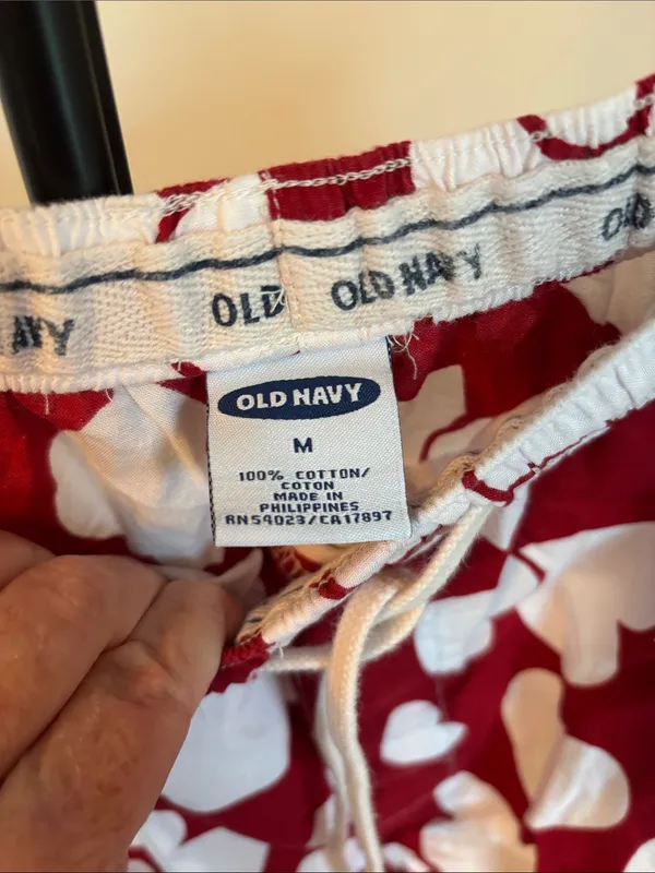 Old Navy Red Pajama Pants with White Heart Print - Image 2