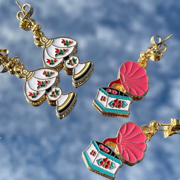 Handmade Retro Cute Lamp Earrings - Image 3