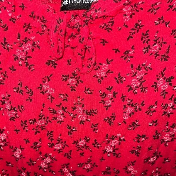 Pretty Little Thing ✨Red Ditsy Floral Print Frill Detail Shift Dress✨ - Image 8