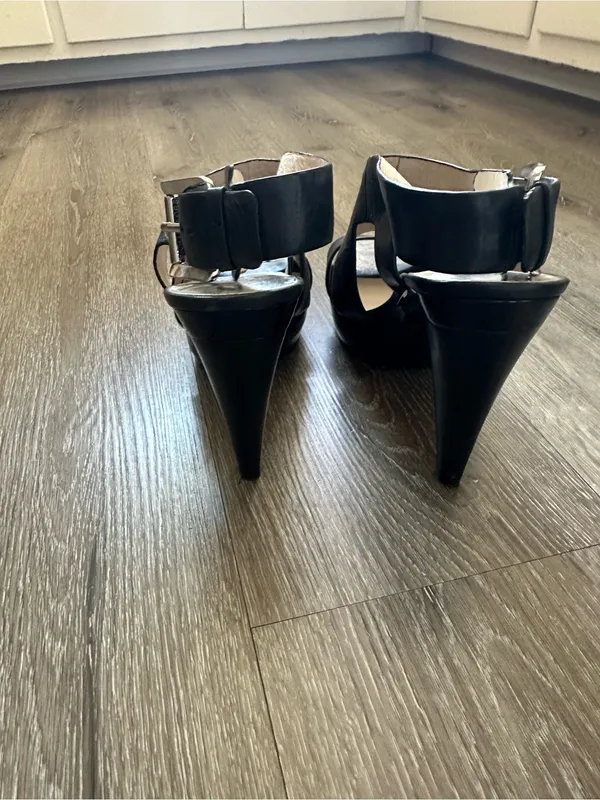 MICHAEL Michael Kors Black Leather Cutout Slingback Heels - Image 5