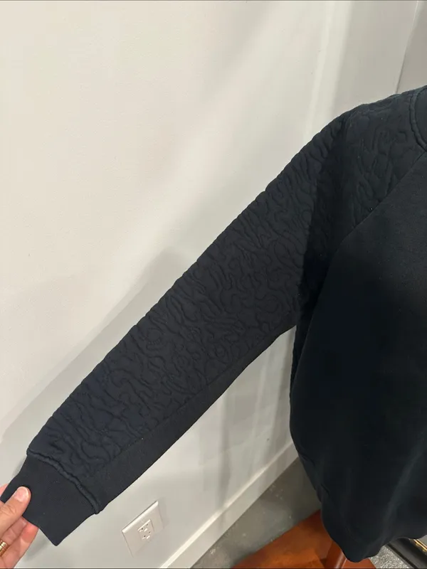 Nike Women's Black Quilted-Raglan Sweatshirt - Image 3