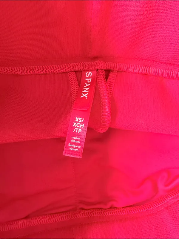 SPANX Vivid Pink Performance Leggings - Image 3