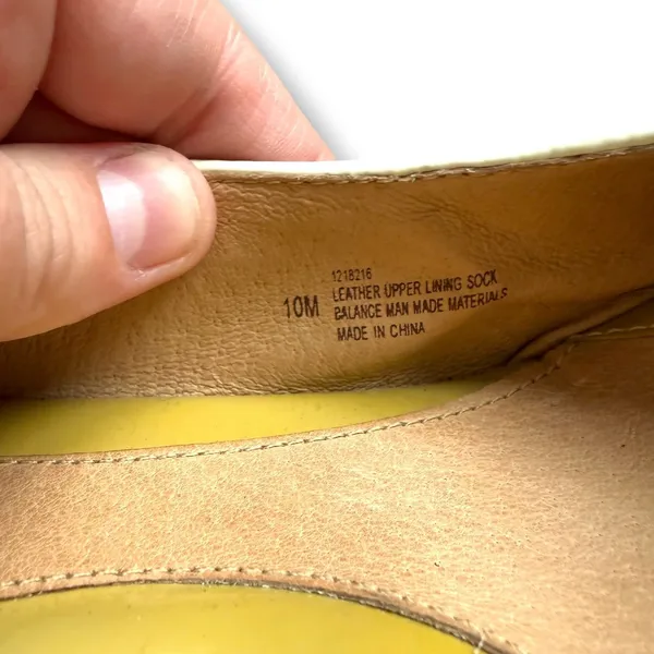 Sofft Slingback Heels Womens 10 Mustard Yellow Patent Leather Peep Toe Pumps - Image 10
