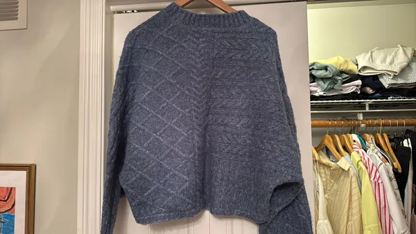 Abercrombie Cable Knit Sweater M - Image 4