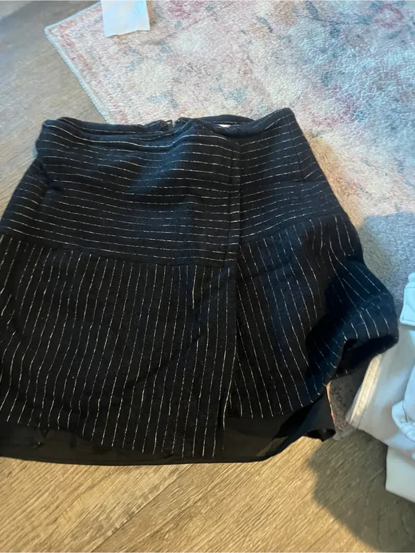 Alice + Olivia Black Pinstripe Tiered Peplum Skirt - Image 4