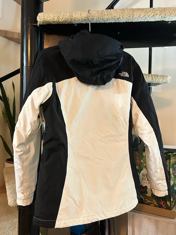The North Face Jacket Women’s - Image 2