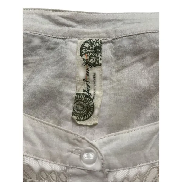 Anthropologie top by Free People pale punk blouse with lace & pleat accents sz L - Image 5