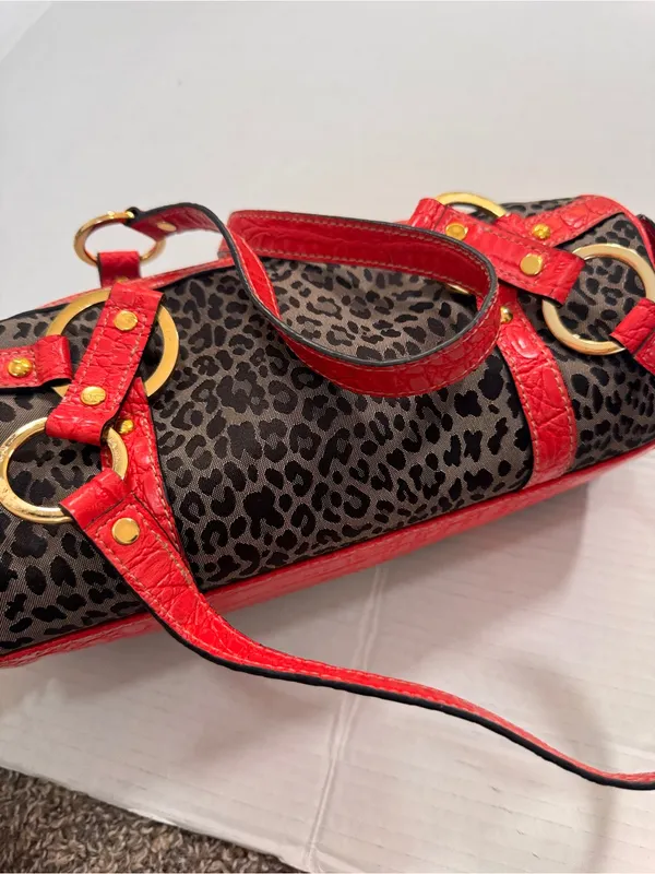 Vintage Guess Y2K Grey Animal Print Red Faux Leather Accent Barrel Shoulder Bag - Image 7