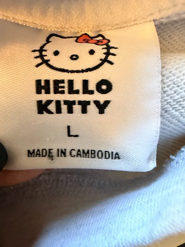 Sanrio Hello Kitty Gray Graphic Crewneck Sweatshirt NWOT - Image 4