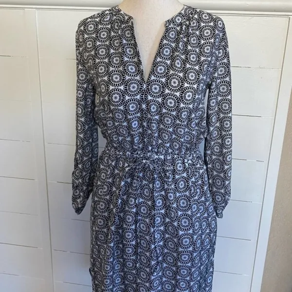 LOFT Outlet Black White‎ Geometric Medallion V-Neck Drawstring Waist Dress XS - Image 2