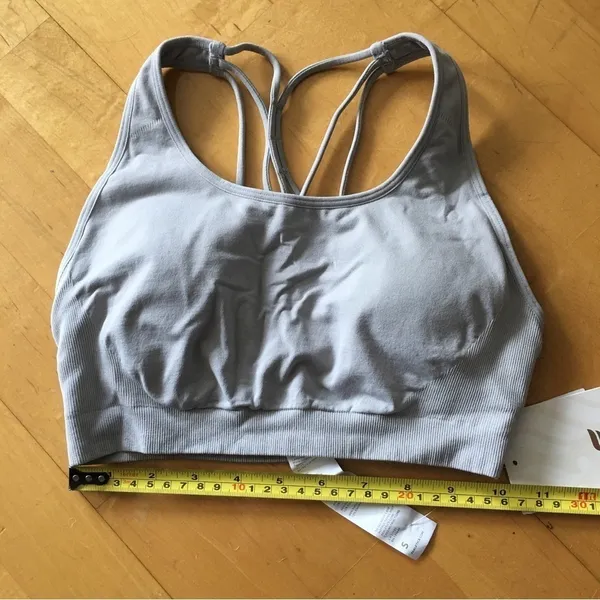Fabletics Strappy Seamless Sports Bra Icy Gray Size Small - Image 7