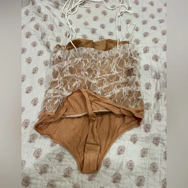 Blue Blush Lace Bodysuit in Tan and White - Image 2