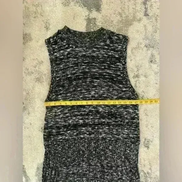 Women’s Sleeveless Express Sweater - Image 5