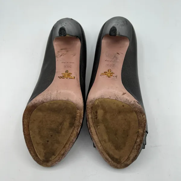 Prada Womens Size 38.5 US 7.5 Leather Heels Gunmetal Peep Hole Toe Made in Italy - Image 9