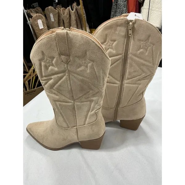 Womans NWD Time & Tru Embroidered Midcalf Cowgirl Boots 7.5 Beige Pointed Toe - Image 2
