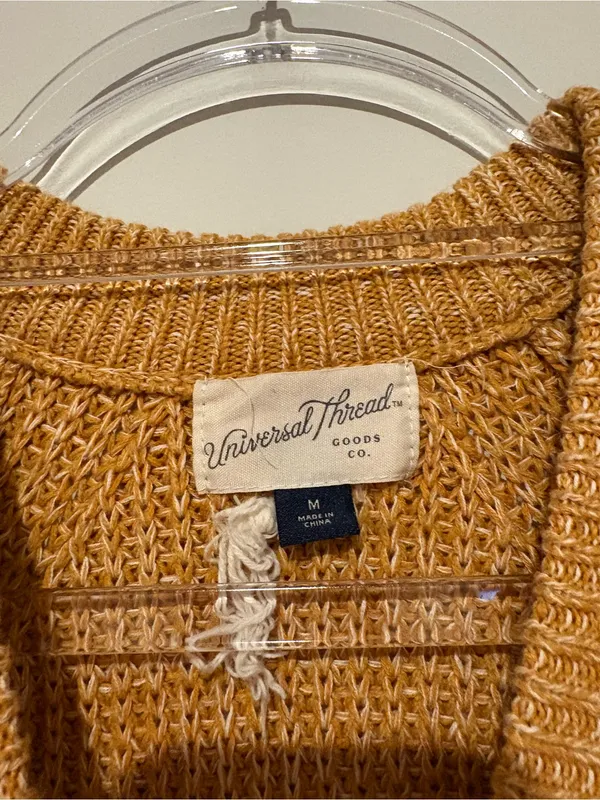 Universal Thread Chunky Knit cropped Sweater mustard yellow medium - Image 4