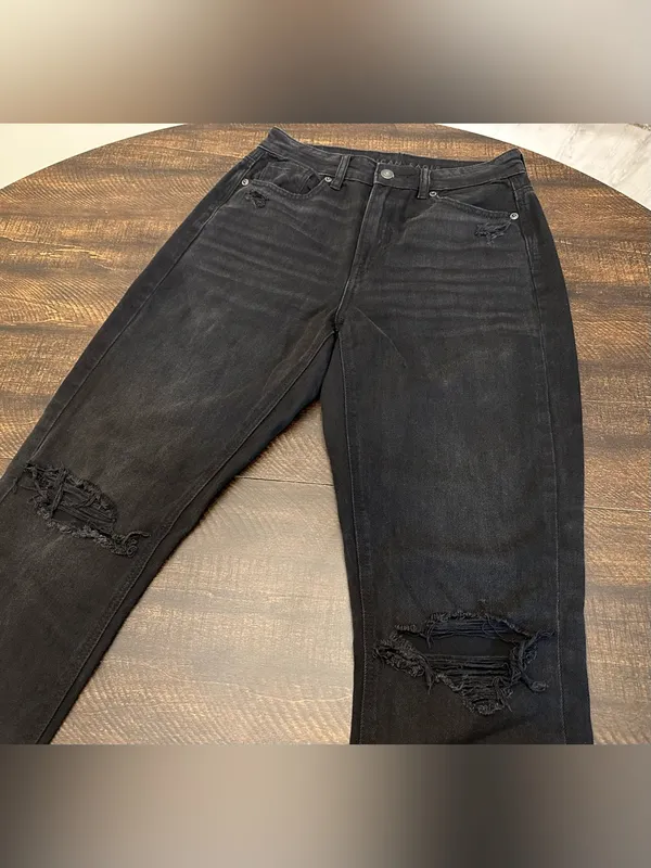 American Eagle Black Distressed Mom Jeans Size 4 - Image 2