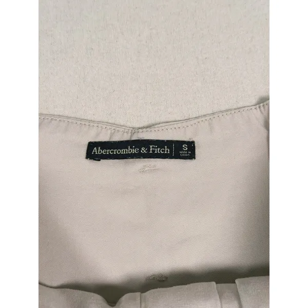 Abercrombie & Fitch High Waisted Pleated Shorts Size S Beige Preppy Quiet Luxury - Image 4