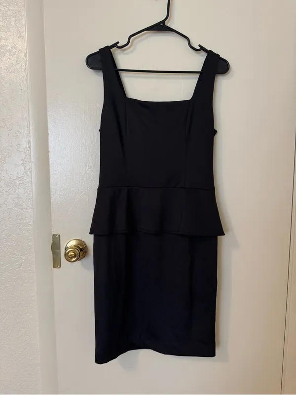 Beige by ECI Black Sleeveless Peplum Cocktail Dress Square Neck NWT Size 8 - Image 2