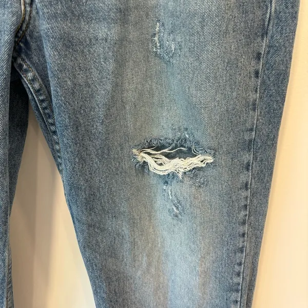 Levi’s 550 Distressed Denim Light Wash Vintage 90s Mom Jeans 36 x 30 Plus Size - Image 4