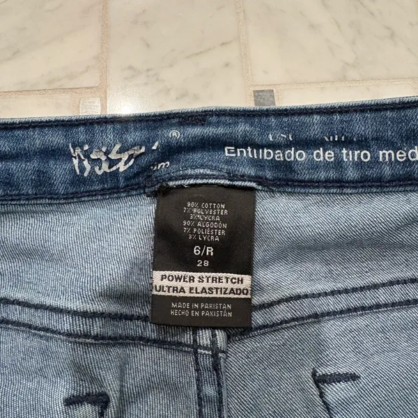 Women’s Distressed Mid-Rise Skinny Jeans - Image 4
