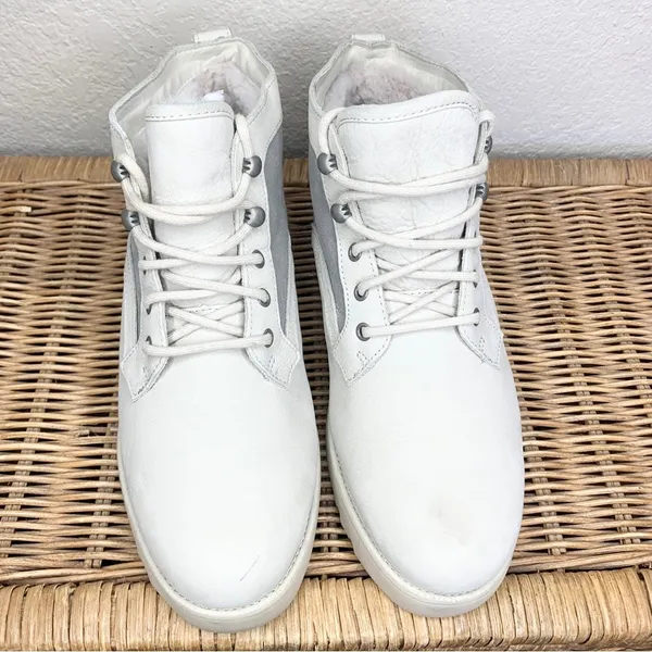 UGG Bethany Lace Up Ankle Boot Light Gray Size 10 Women’s - Image 3