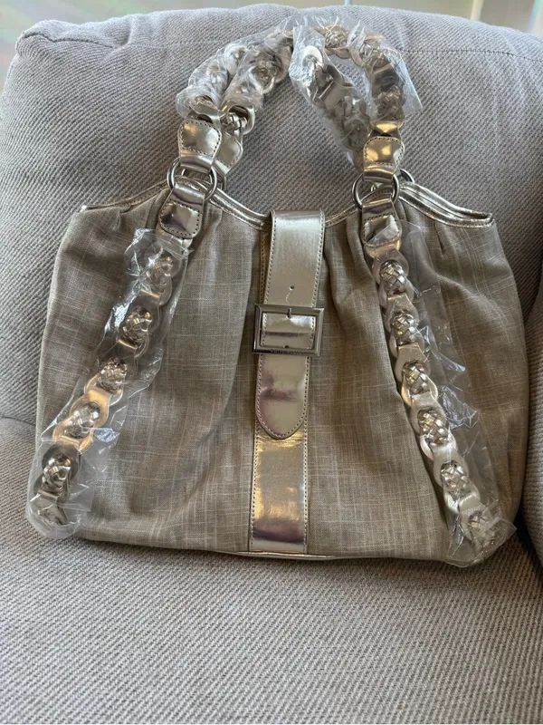 White House Black Market Beige Linen Shoulder Bag with Silver Trim - Image 2