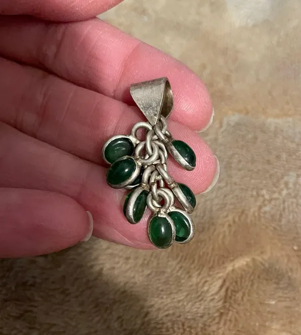 Green Stone Fashion Jewelry Pendant Necklace Charm - Image 2