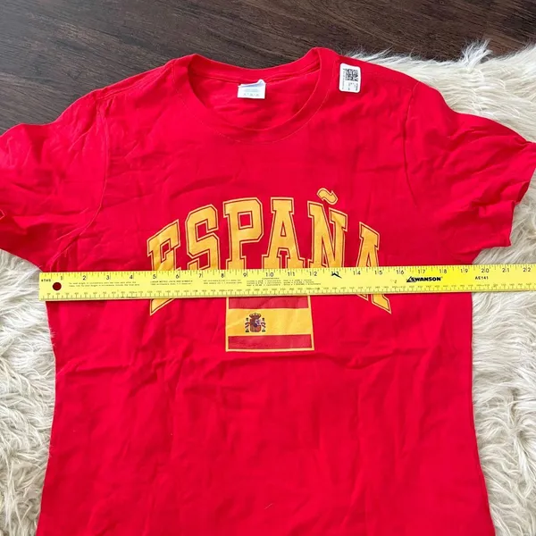 NWOT Red "Espana" Spanish Flag Graphic T-shirt Size L - Image 4