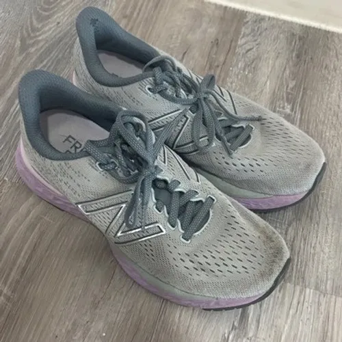 New‎ Balance Fresh Foam Women's Running Shoes Grey Purple size 6.5 - Image 2