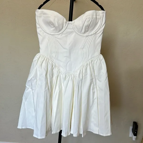 HOUSE OF CB L A-C longer length 'Katherine' White Strapless‎ Corset Mini Dress - Image 3