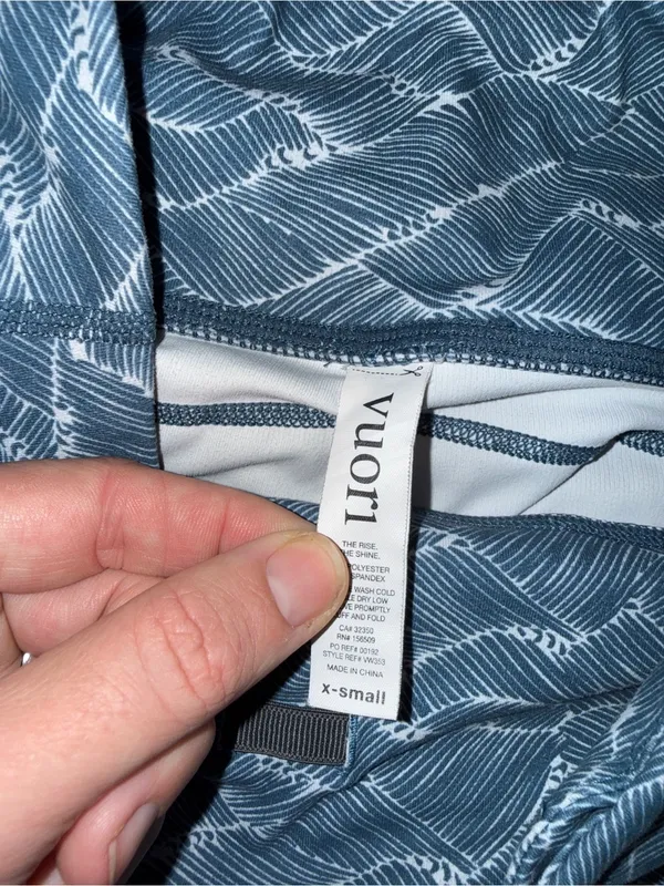 NWOT Vuori‎ Pace High Rise Printed Leggings in blue wave size XS - Image 4