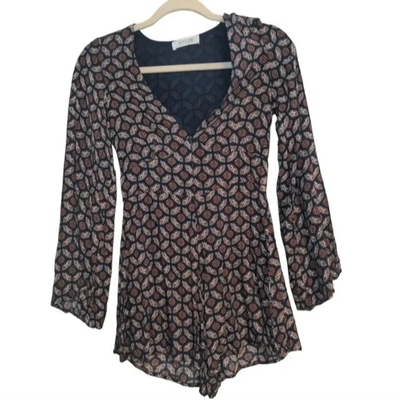 WYLDR Revolve Brand Geometric Long Sleeve V Neck‎ Romper Playsuit Extra Small - Image 2