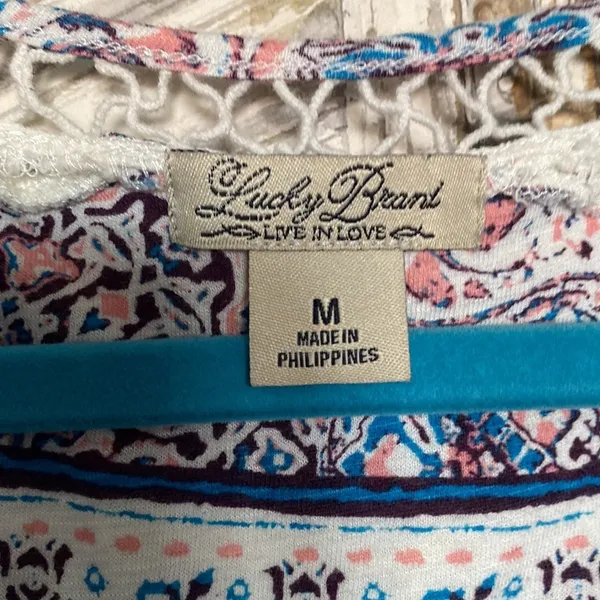Lucky Brand shirt crochet detail size medium - Image 2
