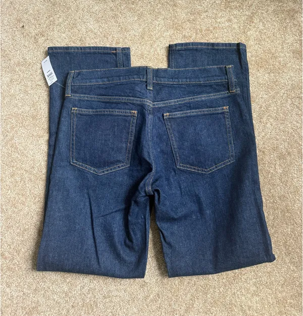 Gap Low-Rise Jeans - Image 4