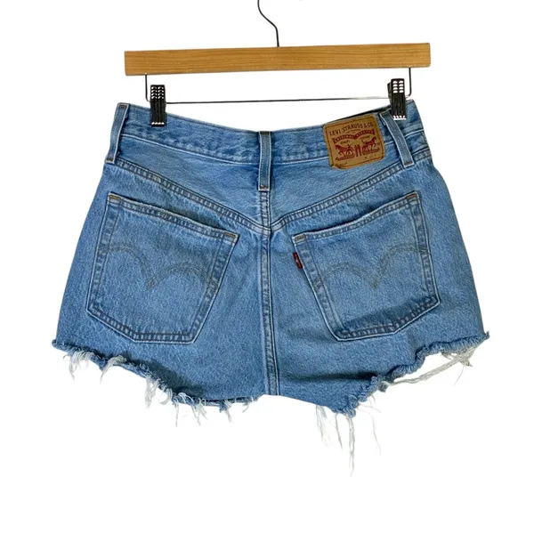 Levis 501 Light Wash Distressed Denim Shorts High Rise Daisy Dukes Size 27 - Image 5