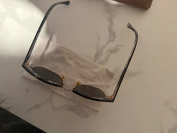 Ray-Ban Sunglasses Polarized Black - Image 3
