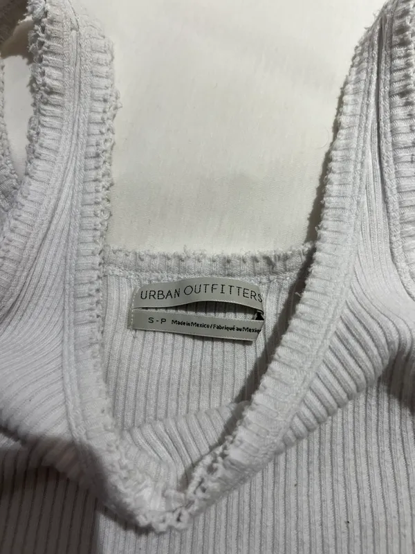 Urban Outfitters White Ribbed Knit Cropped Tank Top - Image 3
