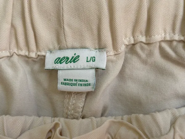 Aerie Shorts Flowy cream - Image 3