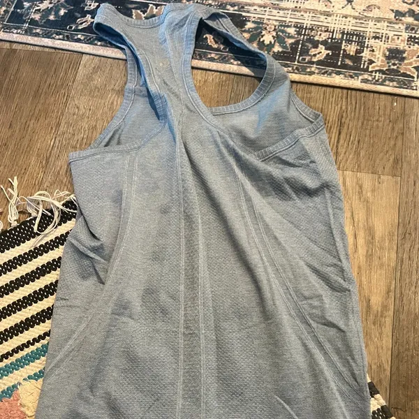 Lululemon swiftly tank in beautiful blue‎ in size 2 - Image 6