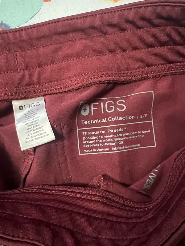 FIGS Women’s Jogger Scrub Pants - Image 4