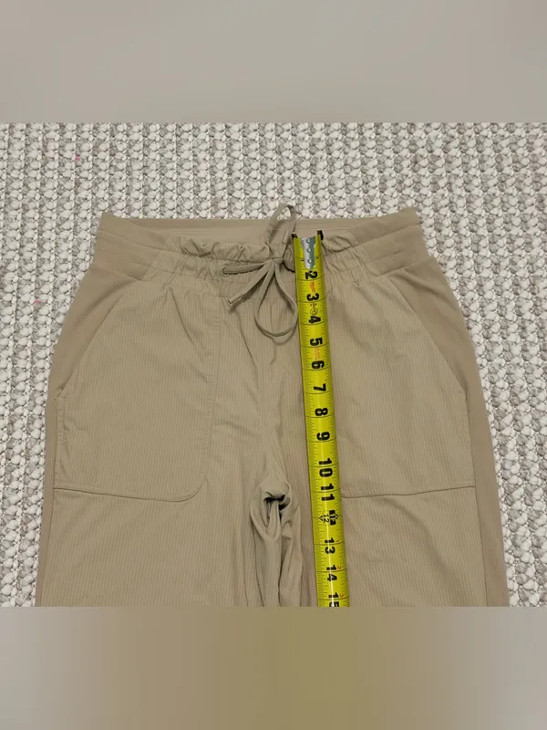 Lululemon Beyond the Studio 7/8 Joggers size 6 tan - Image 6