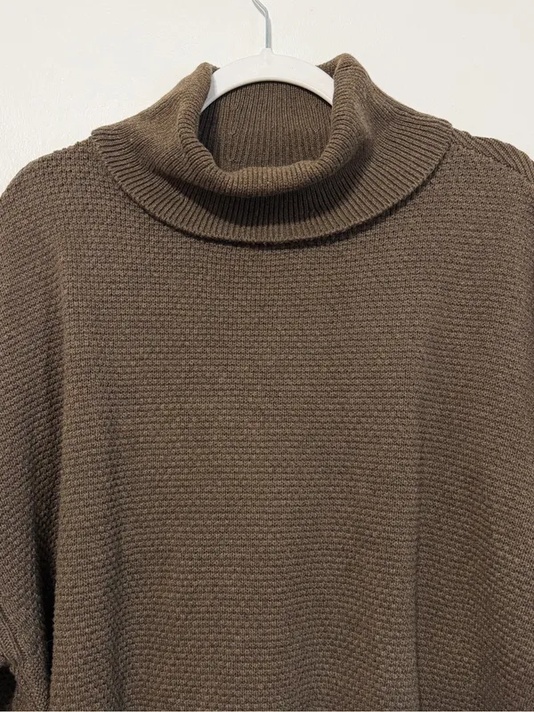 Free People Beach Turtleneck Knit Sweater Size Small Oversized Brown Fall - Image 3