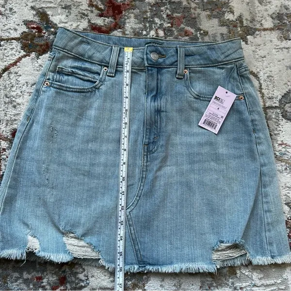 NWT Wild Fable Light Wash Distressed Denim Mini Skirt Size 8 Jean Micro Skirt - Image 6